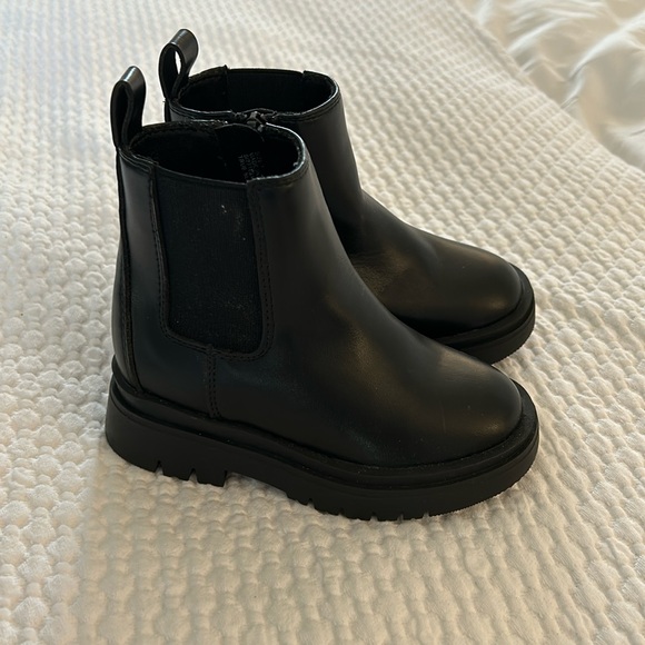 Gap toddler boots - Picture 1 of 2